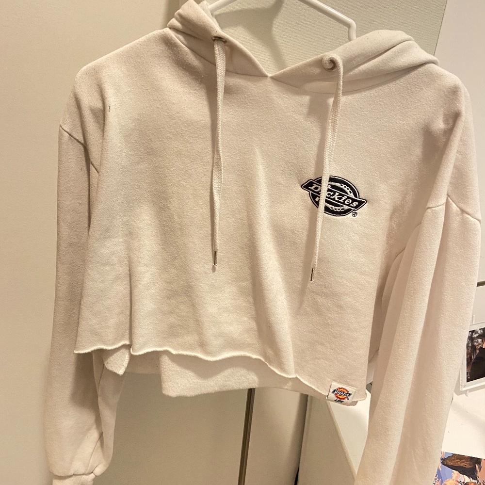 White Blue Notes Medium Cropped Hoodie